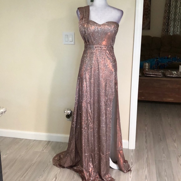 Gold glitter high slit gown - Picture 3 of 8